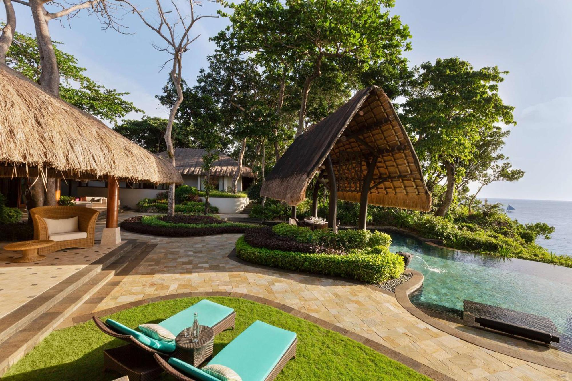 Shangri-La Boracay Exterior photo The resort's pool